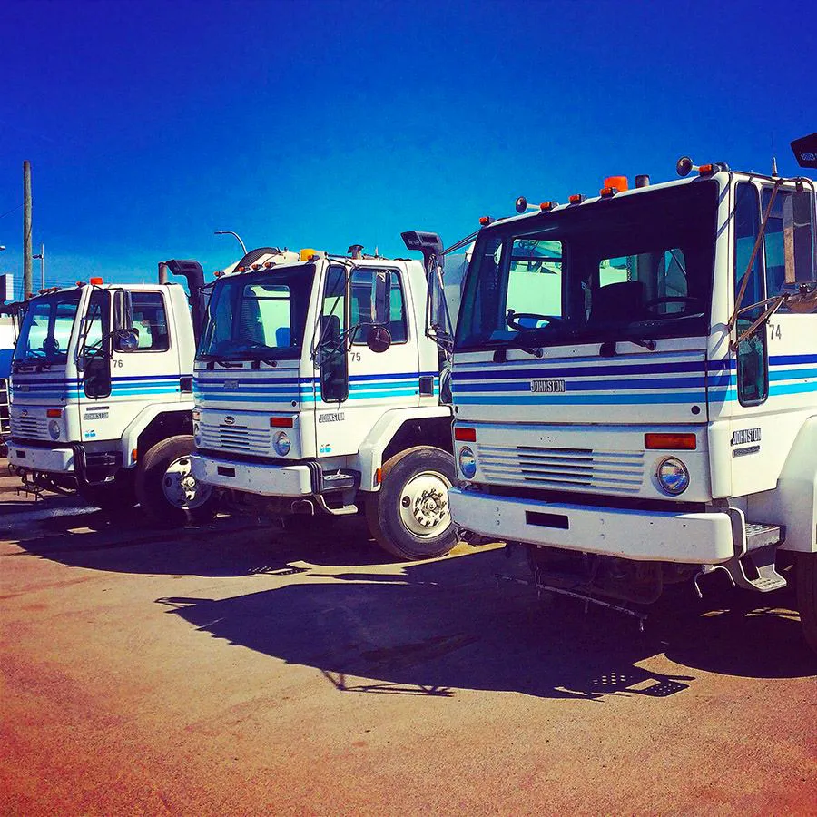 Camions balais aspirateurs